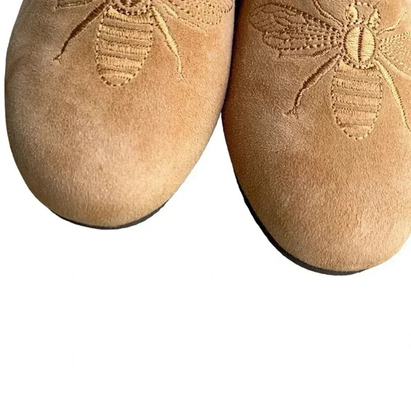 AARAY | NWOT | QUEEN BEE EMBROIDERED YELLOW SUEDE LOAFERS | SIZE: 7.5 M - Picture 9 of 10
